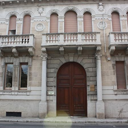 Hotel Al Cortiletto à Reggio de Calabre Extérieur photo